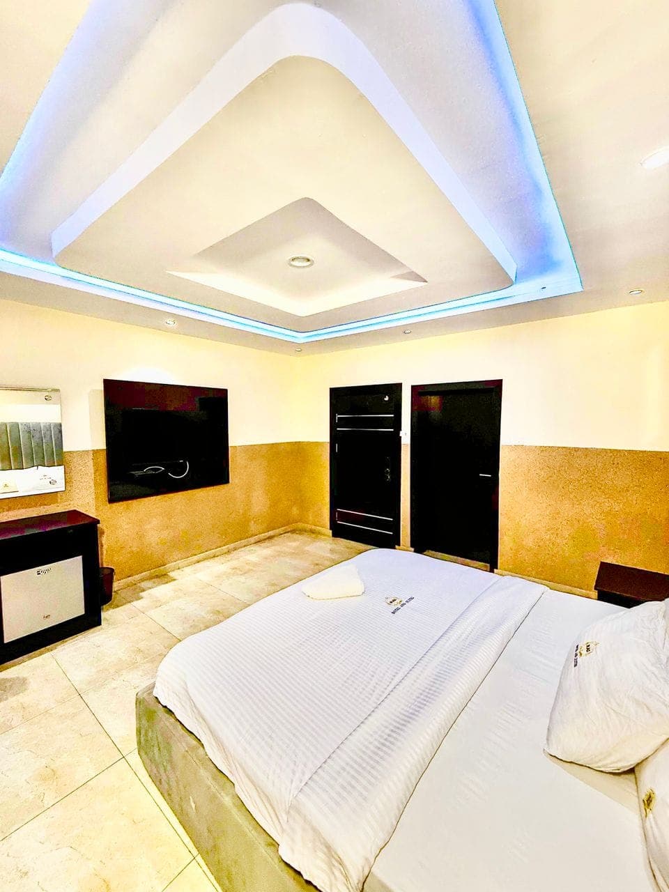 Luxury room at Ikad Hotel & Suites Victoria Island, photo 6