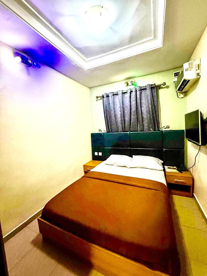 Standard room at Ikad Hotel Yaba, photo 1